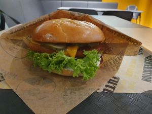 Filet-no-fish burger at VINCENT - Hauptbahnhof Hamburg in Hamburg