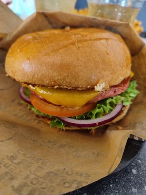 Cheese burger at VINCENT - Hauptbahnhof Hamburg in Hamburg