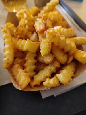 Fries with salt at VINCENT - Hauptbahnhof Hamburg in Hamburg