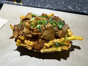 Kebab Fries mit Chipotle Vayo   at VINCENT - Hauptbahnhof Hamburg in Hamburg