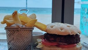 Burger (fries included) at Bolo Steak House in Vama Veche