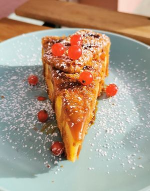 vegan cheese cake with biscoff topping at Glückskind in Rostock