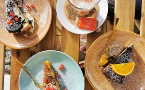 different types of vegan cake, latte with soy milk at Glückskind in Rostock
