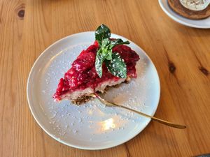 Himbeermilchreis Torte at Glückskind in Rostock