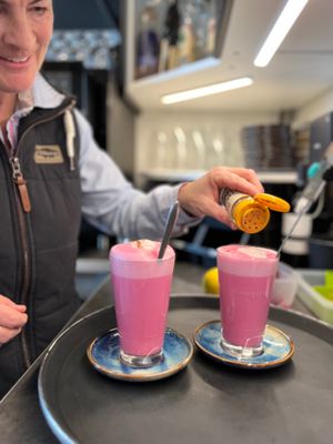 Rot chai latte, vegan at Berggasthaus Eggberge in Altdorf