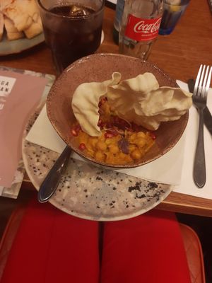 Chana masala papadum at Seven in Utrecht