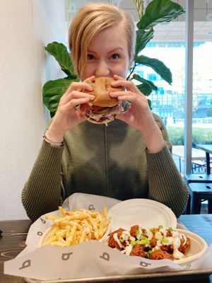 the famous fried buffalo chik’n sandwich! #Veganuary at PlantPub in Cambridge