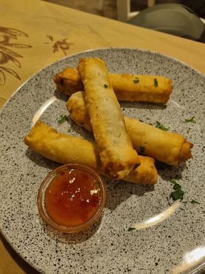 Spring rolls at Manifesto in Kalymnos