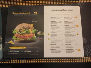 Vegan and vegetarian burgers at Peter Pane in Cologne