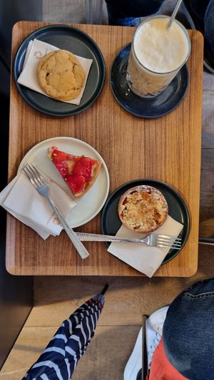 Cookie, tartellet and strawberry pie at Market by Jeremy in Luxembourg City