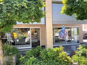 Ice Cream Shop in the middle of Cham at iis-chue in Cham