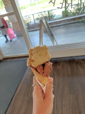 Chocolat- Almond, Pistaccio at iis-chue in Cham