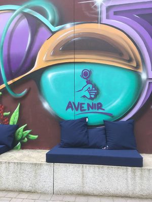 cosy seats with a view at the river at Avenir Rösterei in Lueneburg