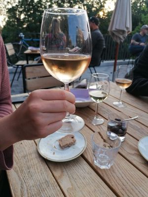 enjoy organic wine at Avenir Rösterei in Lueneburg