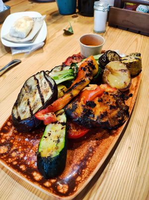 Verduras a la brasa at Txots in Roses