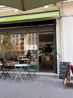 Outside  at Louisana in Lyon