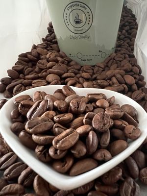 Immer frische Bohnen im Cafe Stopover.
Es stehen über 14 Sorten zur Auswahl die alle vor Ort getestet und gekauft werden können. at CAFE Stopover - Specialty Coffee & Banana Bread Bakery in Aachen