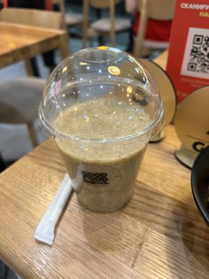 Smoothie Tropicana’s freshness    at Good Food Bowl in Moscow