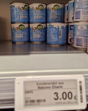 Gesüßte eingedickte kokosnussmilch (ähnlich die milchmädchen) at Tain Kim Heng Supermarkt in Oberhausen
