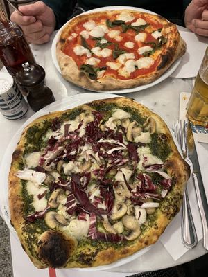 Vegan Bianca (16€) & Vegan Rossa (15€) 🍕🤤 #Veganuary at Chicago Trattoria in Brussels