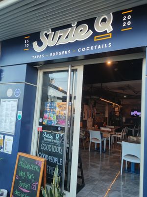 Small entrance at Suzie Q in Gzira