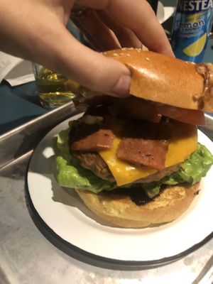 Clean Harry w vegan patty, tofu bacon, tomato, onion & vegan chedar!  at Union Diner - Bellevue in Zurich