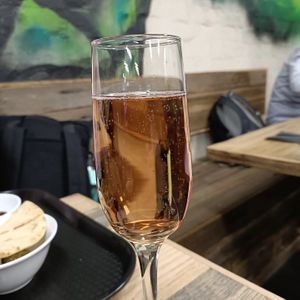 $5 glass of bubbles 🥂👌 at Vegie Tribe in Melbourne