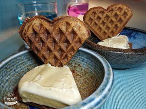 Ice cream sandwich at Analogue Initiative in Central Singapore