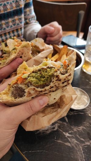 Falafel en pita at Falafeleria - Lavapiés in Madrid