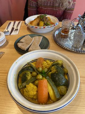 Tajine et couscous légume avec une sélection de délicieux thes #Veganuary at Alhamra in Granada