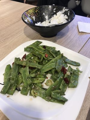 Beans and garlic at Pak Choi in Frankfurt