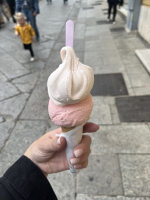 Strawberry 🍓  and Peach 🍑   at Gelateria Villi in Olbia