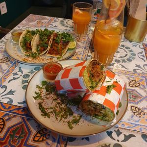 Tacos, burrito and agua de papaya at La Papaya in Poznan