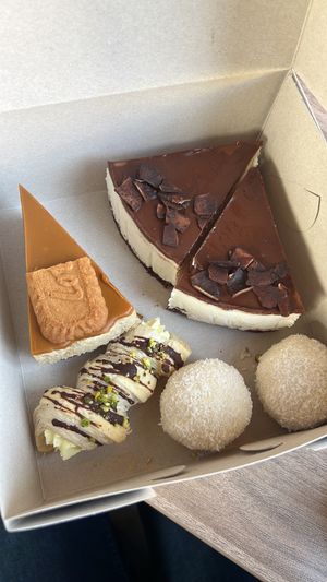 Lotus and bounty cheesecake, rafaelo balls, kremrole with lemon cream - everything vegan 🤗  at Shothouse in Ostrava