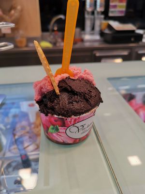 Dark chocolate and pomegranate at Heladería Vía Lattea in Granada
