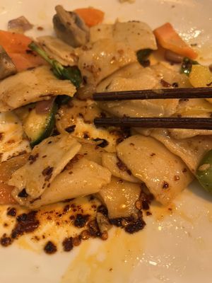 Damn these noodles !!! And the chili sauce [chef’s kiss]  at Potala Momo in Leuven