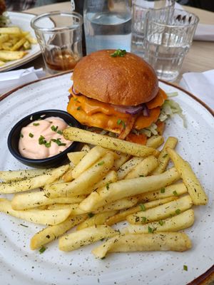 Bonefree cheeseburger at Bone Free  in Costa Da Caparica