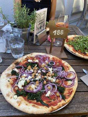 Pizza Pflanzenfresser at Lodenwirt in Obervintl