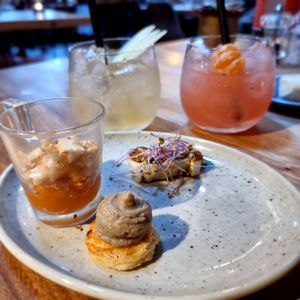 Amuses bij aperitief at Zwadderkotmolen in Oudenaarde