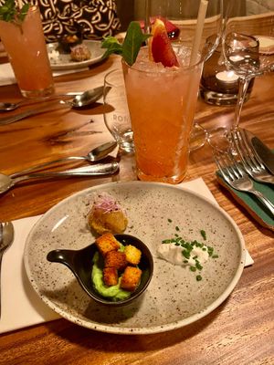 Panna cotta van bloemkool +
Erwtendip met munt en croutons +
Falafelwafel met zoetzure appelchutney at Zwadderkotmolen in Oudenaarde