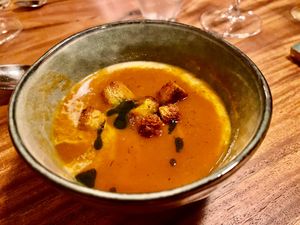 Wortelvelouté met croutons
Basilicumolie at Zwadderkotmolen in Oudenaarde