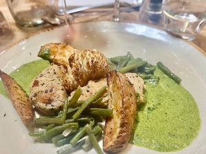 Huisbereide linzenburger - Geroosterde bloemkool - Patatas bravas - Kruidensla - Basilicumsausje at Zwadderkotmolen in Oudenaarde