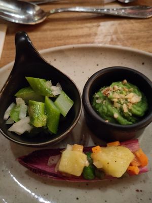 Aperitif: asparagus and peas guacamole at Zwadderkotmolen in Oudenaarde