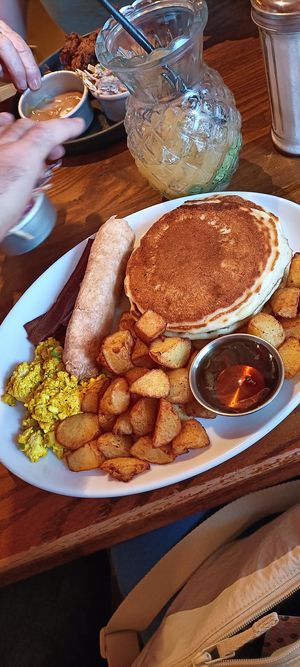 I had the vegan breakfast and omg. So happy! The sausage was quite tough but yummy all the same! And the pancakes were fab! There is a speakeasy downstairs too! at The Breakfast Club - London Bridge in South East London
