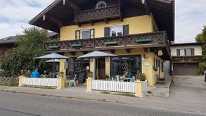 Exterior outlook across the street at KAVA Coffee Roasters in Chieming
