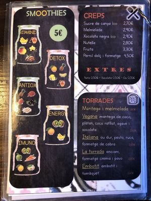Menu with smoothies and breads at Hotel Tudel in Escaldes-engordany