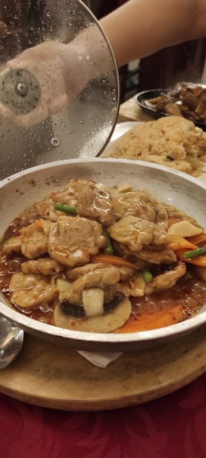 345. Cazuela de pollo vegetal estilo tailandés (picante) VEGANO at Chino Feliz in Sabadell