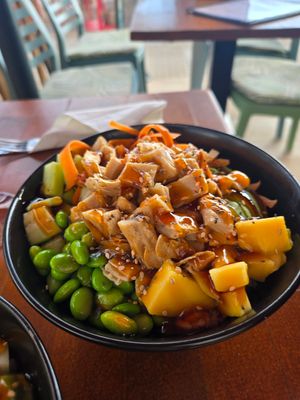 Vegan heura (fake chicken) poke bowl at Ohana Poke & Ice Cream in Mallorca