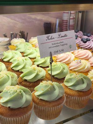 Coconut Lime cupcakes at Bonne Maman - Maybe closed in Aarau