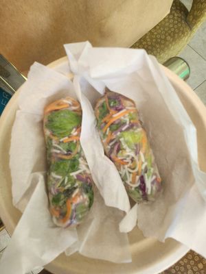 Spring rolls at Crisp in Roatan